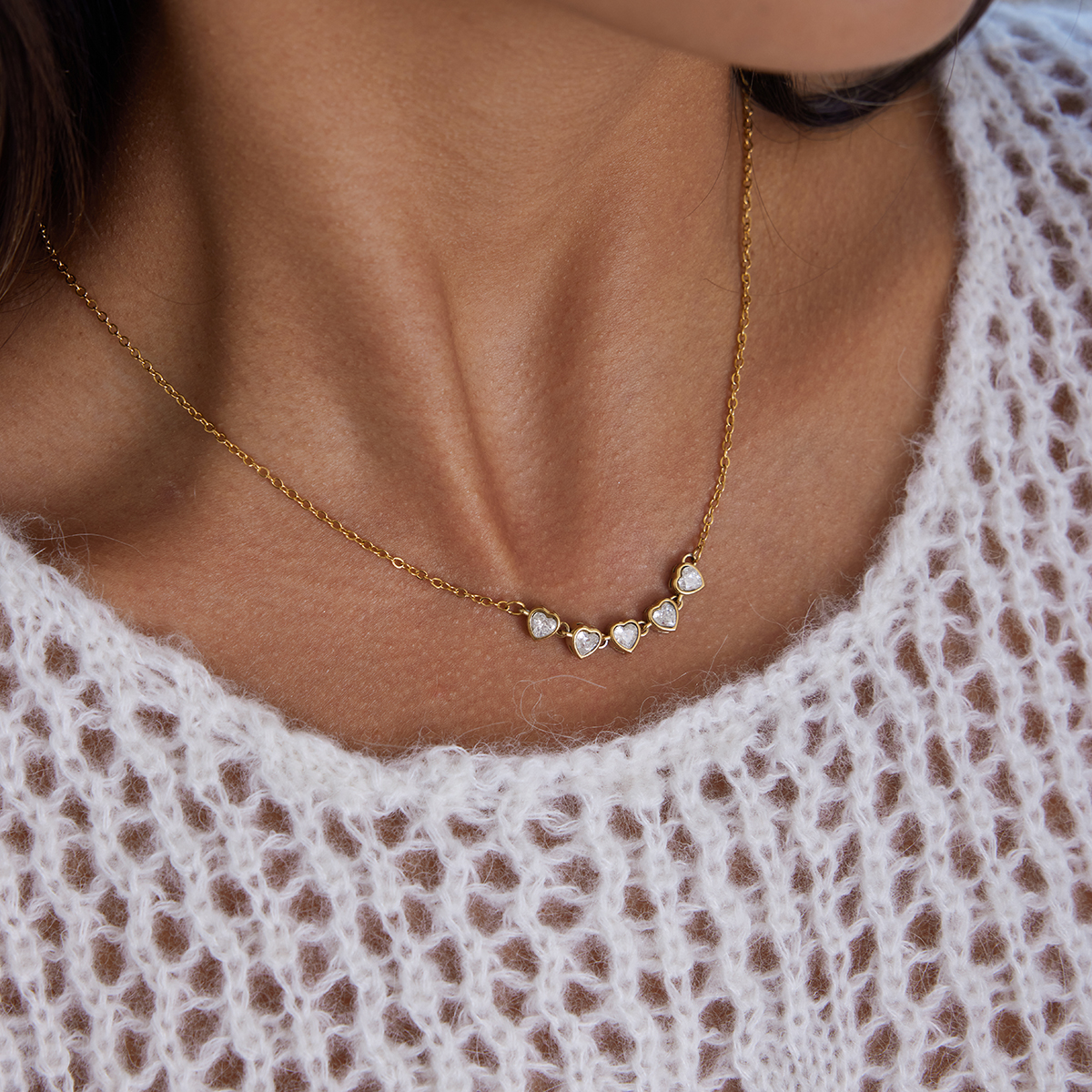 ELENYS Heartline Chain – náhrdelník se srdcovými zirkony